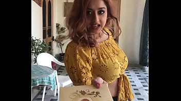 Gadis Desi Seksi Tanpa Bra, Dadanya Menggoda
