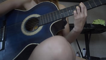 Gadis Musik Bayar Dengan Seks Demi Masuk Band, Dia Sangat Tergila-gila Pada Kontol Sampai Menelannya Habis Dan Masih Minta Tambah
