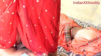 Ibu Tiri India Seksi Menggoda Dalam Bahasa Hindi