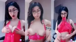 Baju Dalam Awcece Merah Yang Menggoda