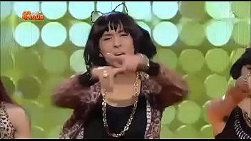 Komedi Korea Bikin Tergelak-gelok! Goyangan Seksi Artis Korea Dengan Pakaian Super Hot Yang Bikin Nggak Bisa Berhenti Ngocok Perut