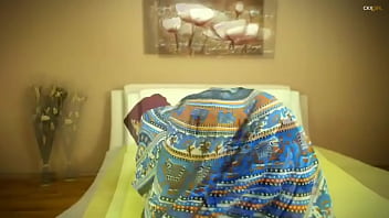 Tarian Bergoyang Seksi Dengan Hijab Yang Menggoda