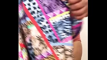 Mengintip Gadis India Seksi Yang Perlahan Membuka Gaun Formalnya Hingga Tersisa Lingerie Menggoda