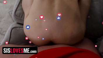 Si Kecil Emma Yang Nakal Jadi Gila Saat Livestream, Akhirnya Kubikin Pantatnya Meringkuk!