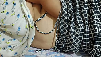 Istri Rumah Tangga Desi Bergairah Menikmati Malam Penuh Nafsu