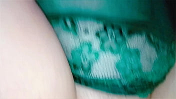 Wanita Berhijab Dimandikan Sperma Usai Ditumpahi Hingga Merembes Ke Dalam.