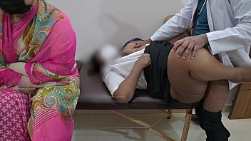 Siswi India Digituhin Habis-habisan Sama Dokter Di Depan Ibunya Sendiri