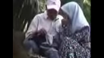 Goyangan Tangan Nakal Dari Gadis Berhijab Malaysia