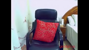 Gadis Tiongkok Dengan Payudara Besar Yang Menggoda