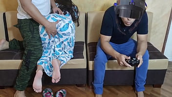 Aku Berharap Pacarku Main Game Realitas Virtual Biar Bisa Kuselingkuhi Dengan Sahabatnya Yang Kontolnya Jauh Lebih Gede Dan Bikin Ketagihan