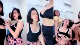 Jilat-jilatan Panas Sesama Host Cewek Di Mango Live Bikin Nafsu Membara
