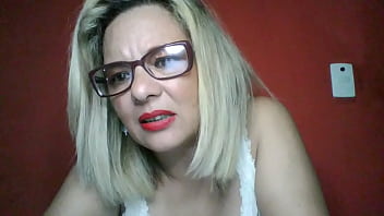 Gila Berahi: Ibu, Anak Gadis, Dan Kekasihnya Bermesraan