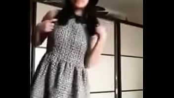 Gadis Tionghoa Menggoda Di Depan Kamera