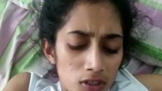 Gadis Sri Lanka Bertubuh Ramping Ditembus Dalam-dalam Dalam Video Panas