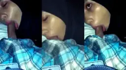 Hijab Genit Mengisap Kontol Di Dalam Mobil