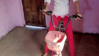 Kakak Laki-laki Menggoda Adik Perempuan 19 Tahun Yang Menggairahkan