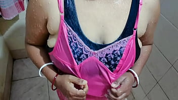 Desi Bhabhi Baru Nikah Mandi Telanjang Panas Dan Liar