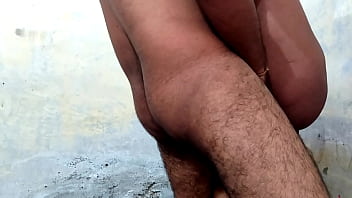 भरी हुई गांड वाली लड़की की गांड को मार-मारकर लाल कर दिया हिंदी आवाज में
