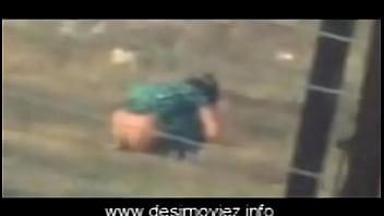 Gadis-gadis Desa Buang Hajat Sembarangan Di Alam Terbuka