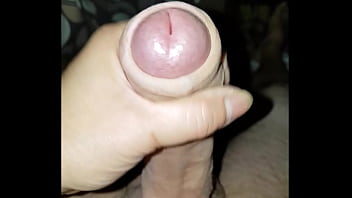 Gadis Asia Menggoda Dengan Sentuhan Liar Di Bawah Selimut