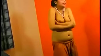 Istri India Desi Rupali Bhabhi Menggoda Dengan Tubuh Telanjang