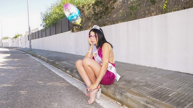 Gadis Ultah Yang Tak Malu-malu