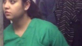 Video Tersembunyi Dokter Seksi India Berpakaian
