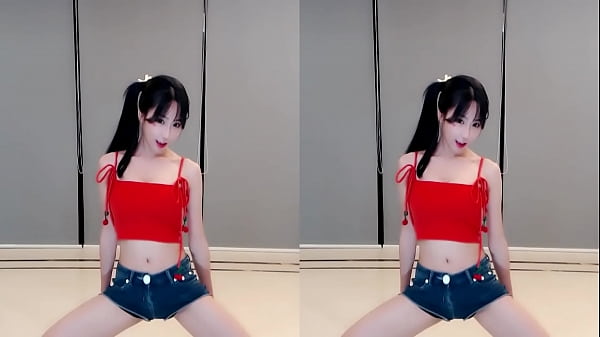 Cô Nàng Trung Quốc Quyến Rũ Trong Bộ đồ Lót đỏ Rực Phô Diễn đường Cong Nóng Bỏng