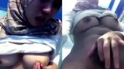 Gadis Berjilbab Tapi Genit Dan Menggoda