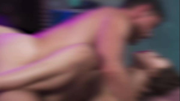 Gadis Pirang Milf Yang Menggoda Mengumbar Nafsu Liar Dalam Adegan Panas Penuh Gairah Bersama Kakak Ipar