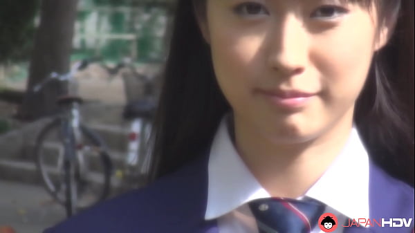 Tomomi Motozawa Dalam Seragam Sekolah Menggoda Teman Sekelasnya Dengan Mulut Yang Menggairahkan