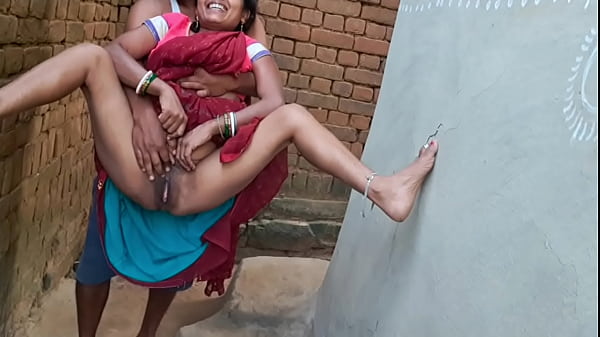 Perempuan Desa India Dengan Vagina Besar Yang Menggoda