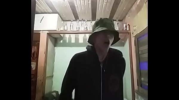 Chino Mengerang Bak Pelacur Kesepian