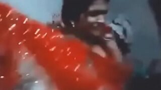 Gadis Baru Menikah Menggila Dengan Mantan Pacar Dalam Adegan Panas Bergaya Desi