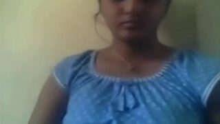 Gadis Bengali Memamerkan Asetnya Dengan Sensual Di Webcam Langsung