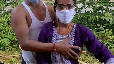 Desi Bhabhi Padosi Ke Saath Gand Marwati Hai