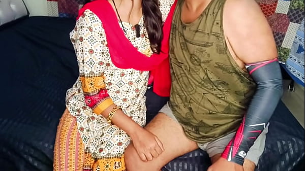 Mami Ko Paise Kamane Ka Ganda Tarika Batake Uski Chut Faad Di