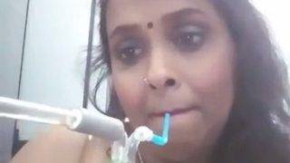 Bidadari Desi Telanjang Asyik Nge-hookah