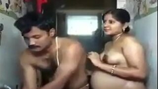 Cowok Patna Mandi Telanjang Bareng Istri Hamil Yang Menggairahkan