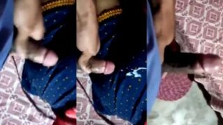 Rekaman Mesra Pria Memuncratkan Cairan Panas Di Pantat Ibu Tirinya