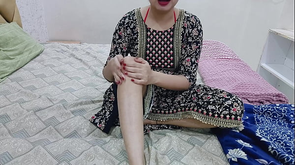 Malam Itu, Kakak Tiriku Sendirian Di Kamar, Aku Pun Masuk Dan Mulai Meraba-raba Tubuhku, Memijat Memekku Di Depannya.