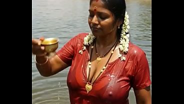 Bikin Ai Bhabhi Desi Lo Ngacengin Ampe Crot!