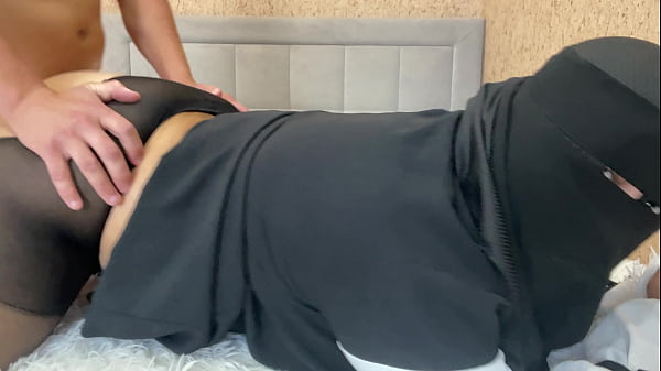 Milf Arab Duduk Di Kontol Gue, Gue Crot Di Lubang Memek Sempitnya