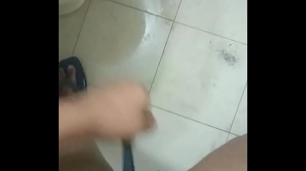 Kamar Mandi Panas: Jari-jari Nakal Dan Gadis Desi Bergoyang