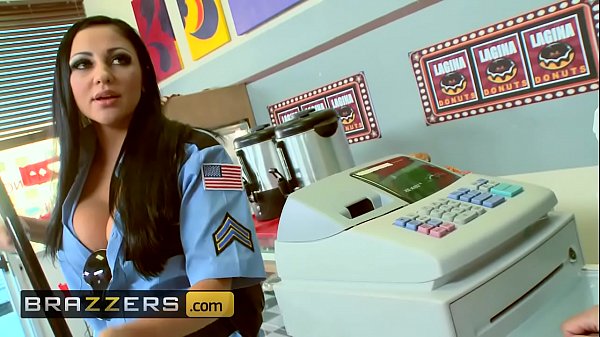 Seragam Ketat, Tits Besar Menggoda – (audrey Bitoni, Honey White, Johnny Sins) – Boston Cream Krim Penuh Nafsu – Brazzers