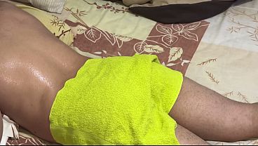 Ibu Mertua Montok Bantu Mantu, Pijat Berujung Panas Menggoda.