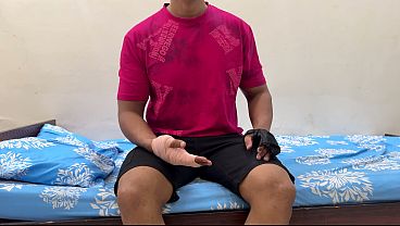 Ibu Tiri Bantu Anak Tiri Yang Luka Mandi, Malah Ngegoda Dia. Akhirnya Berujung Ngewe, Ngenyot Kontolnya Dulu, Baru Digenjot Keras.