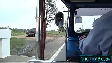 Ibu-ibu Thailand Di Jalanan, Digoda Dan Dibawa Muter-muter Buat Main-main.