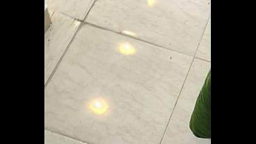شرموطة مصرية نار، صاحبة البيت تتناك من سباك وصاحبه، كلام يهيج، صوت واضح، جسم يلبن العقل