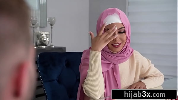 Petit Muslim Cantik Ngewe Sambil Hijabnya Tetap Terpasang, Bikin Makin Greget